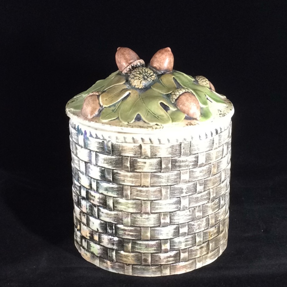 Ceramic dish with basket design  leaves and acorns